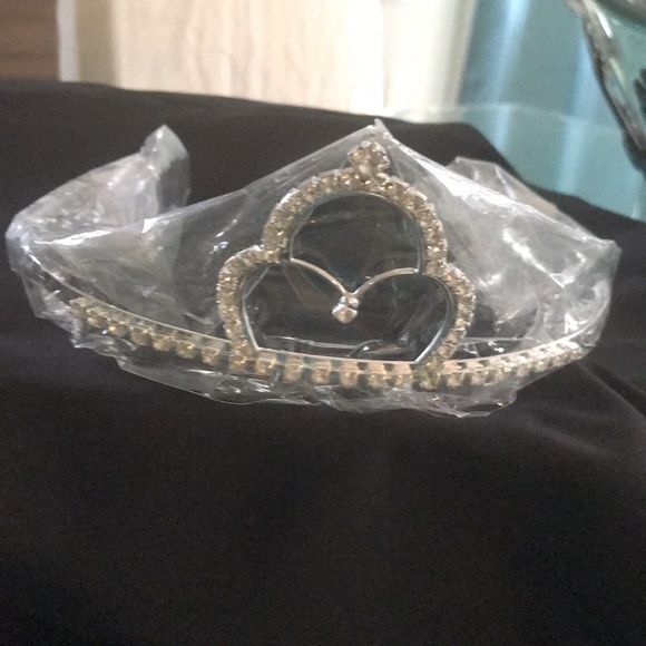 Tiara - Picture 3 of 3